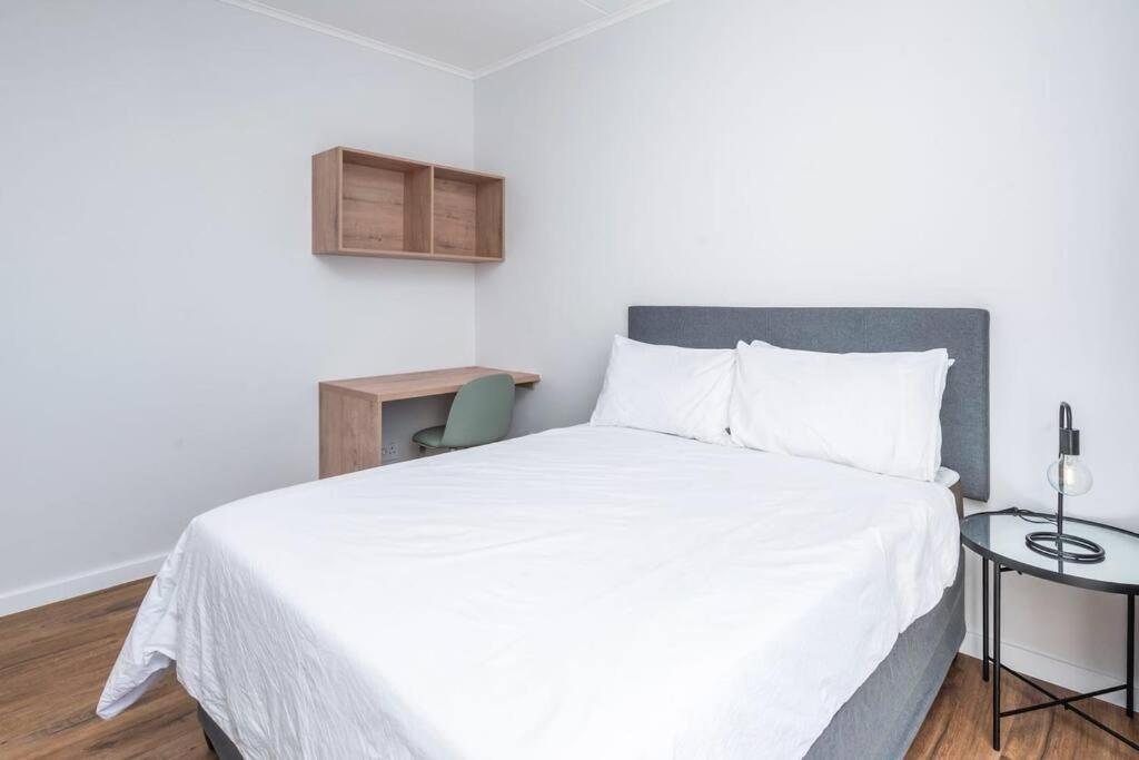 Metropole East Of Main Spacious Sea Point Retreat Cape Town