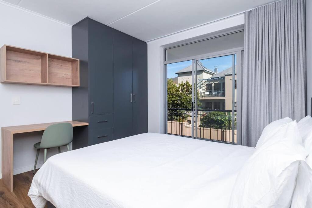 Apartment Metropole East Of Main Spacious Sea Point Retreat *
