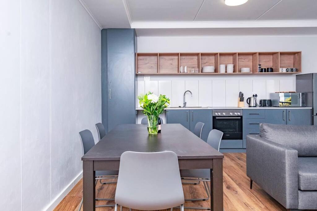 Metropole East Of Main Spacious Sea Point Retreat Cape Town