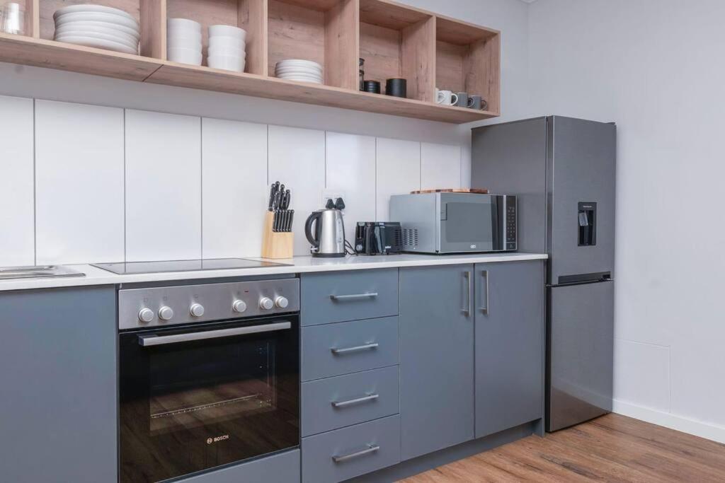 Metropole East Of Main Spacious Sea Point Retreat * Cape Town